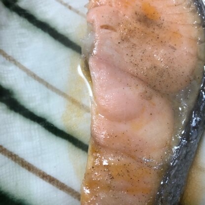 魚はグリル！とばかり思っていたので、
フライパンで仕上げる焼き鮭の美味しさにに＼(^o^)／です。

ご馳走さまでした！！
